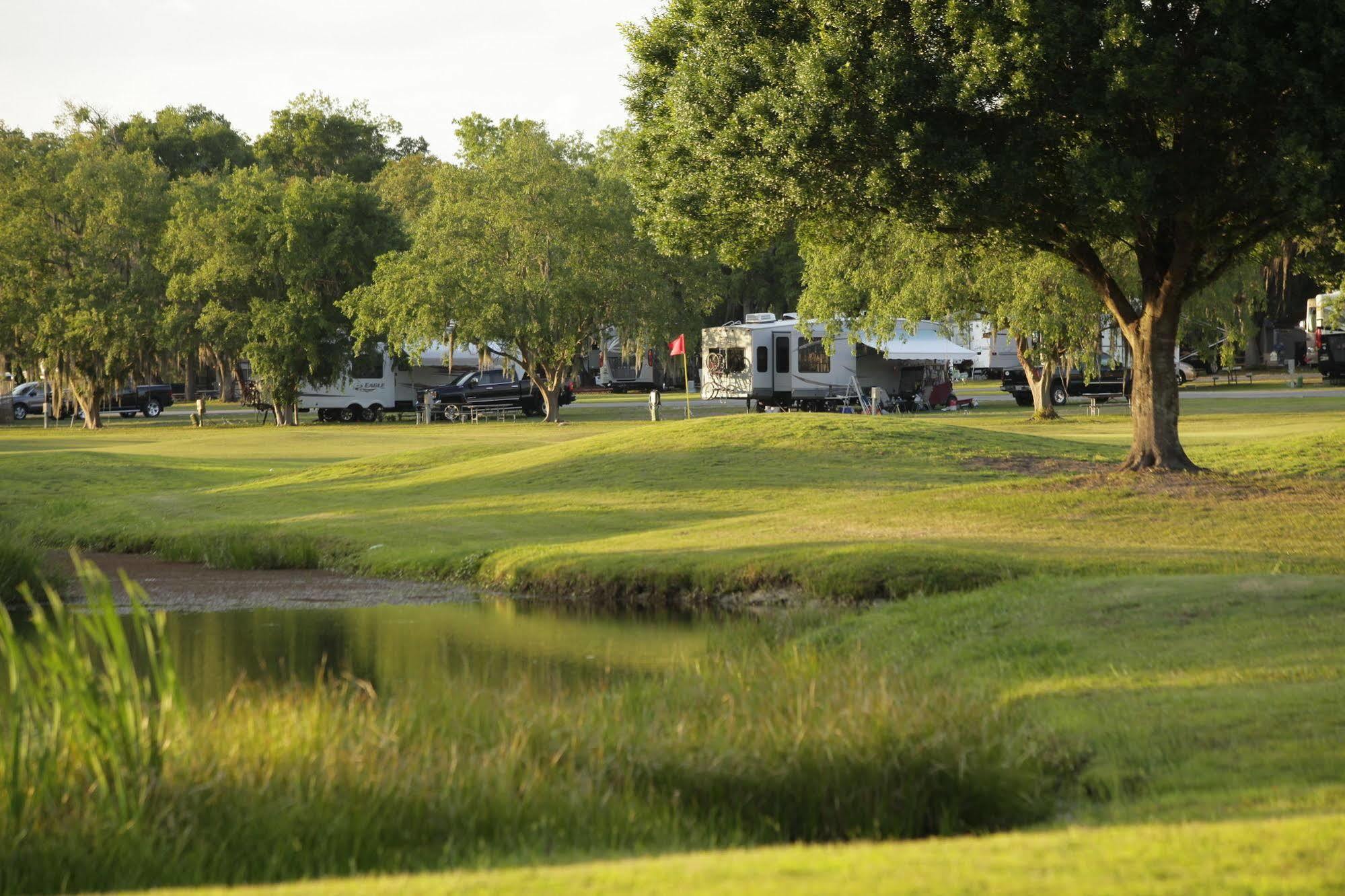 Clerbrook Golf & Rv Resort Caravan Park Clermont Exterior photo